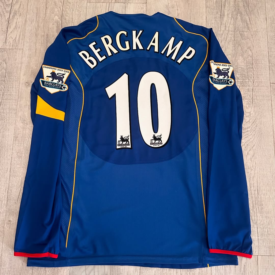 Dennis Bergkamp Match Worn Shirt 24/10/2004