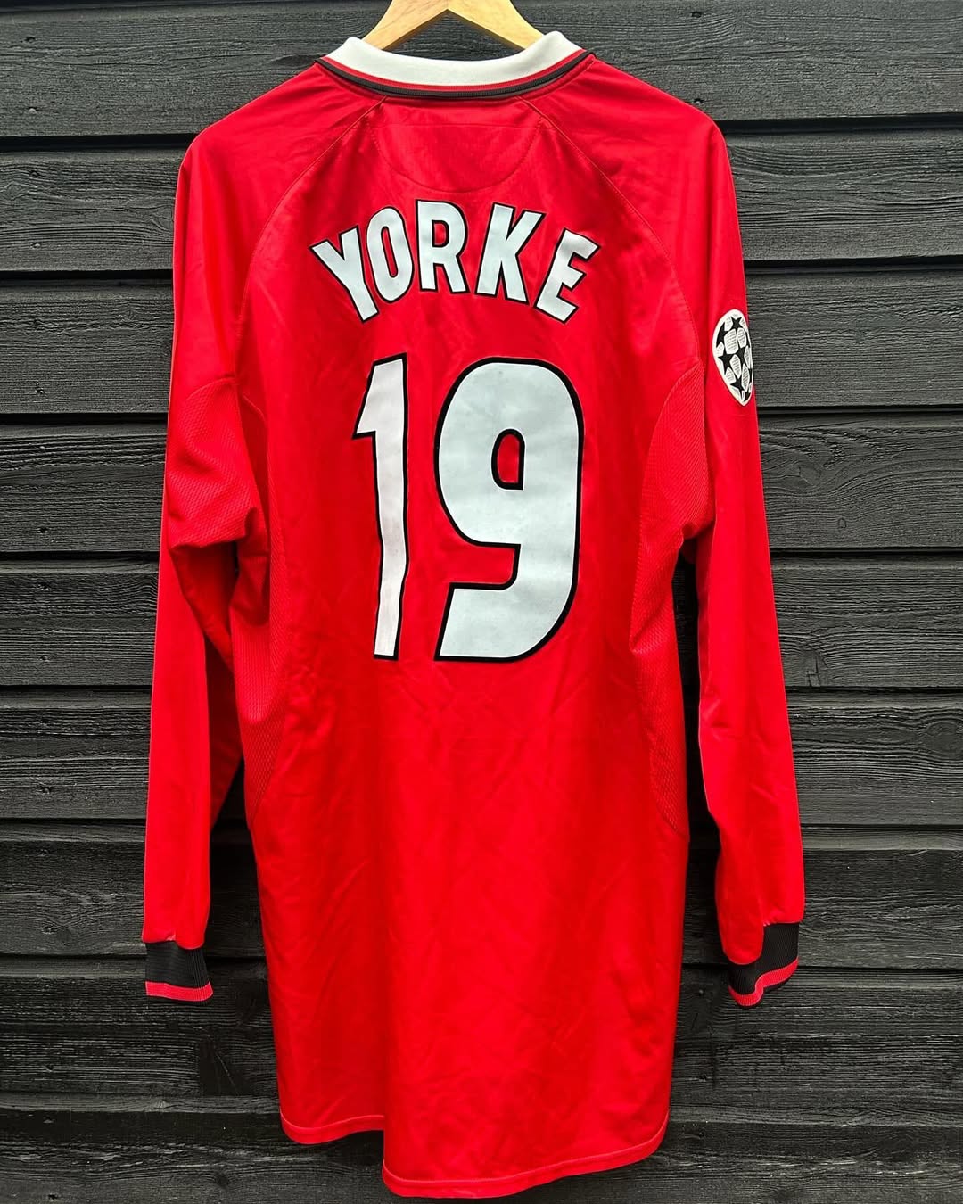 Dwight Yorke Match Worn Shirt 04/11/1998